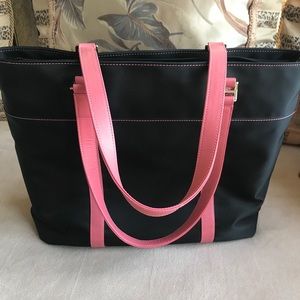 MobileEdge Special Edition Susan G. Komen Bag